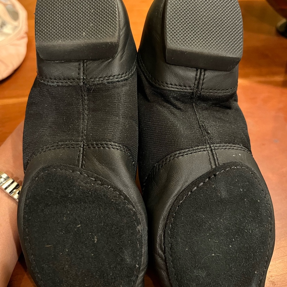 NEW Women’s Capezio E-series jazz shoes - Picture 9 of 9